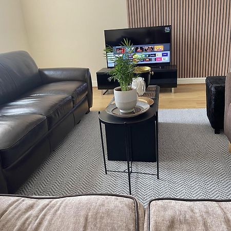 2-Bed Apartment - Sleeps 4 - Street Parking - Wifi Manchester Exterior foto