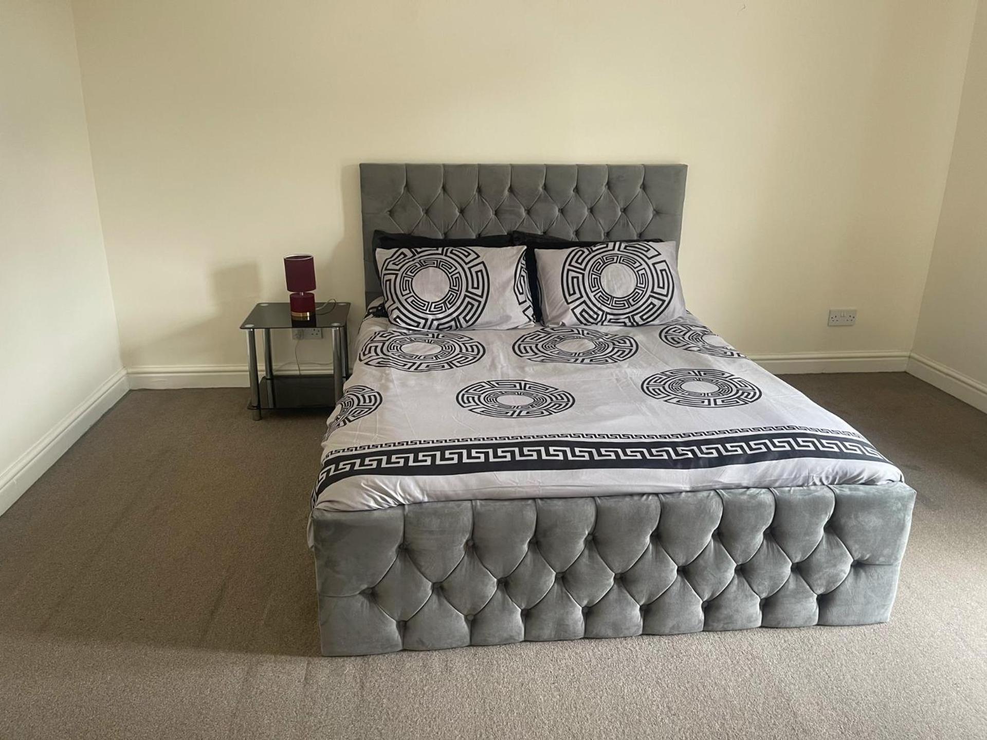 2-Bed Apartment - Sleeps 4 - Street Parking - Wifi Manchester Exterior foto